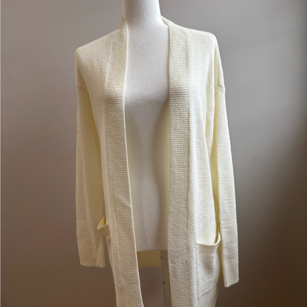 Elegant THEORY  Cream Open-Front Sweater